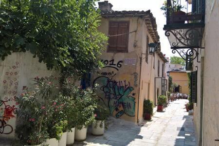 Under The Acropolis, Tiny Room, Big Terrace アテネ エクステリア 写真